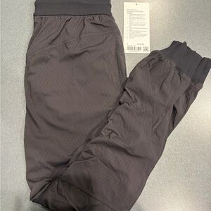 NWT lululemon beyond the studio joggers black size 4